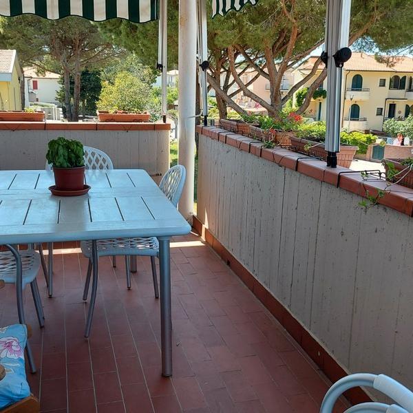 Trilocale arredato in affitto a Cecina