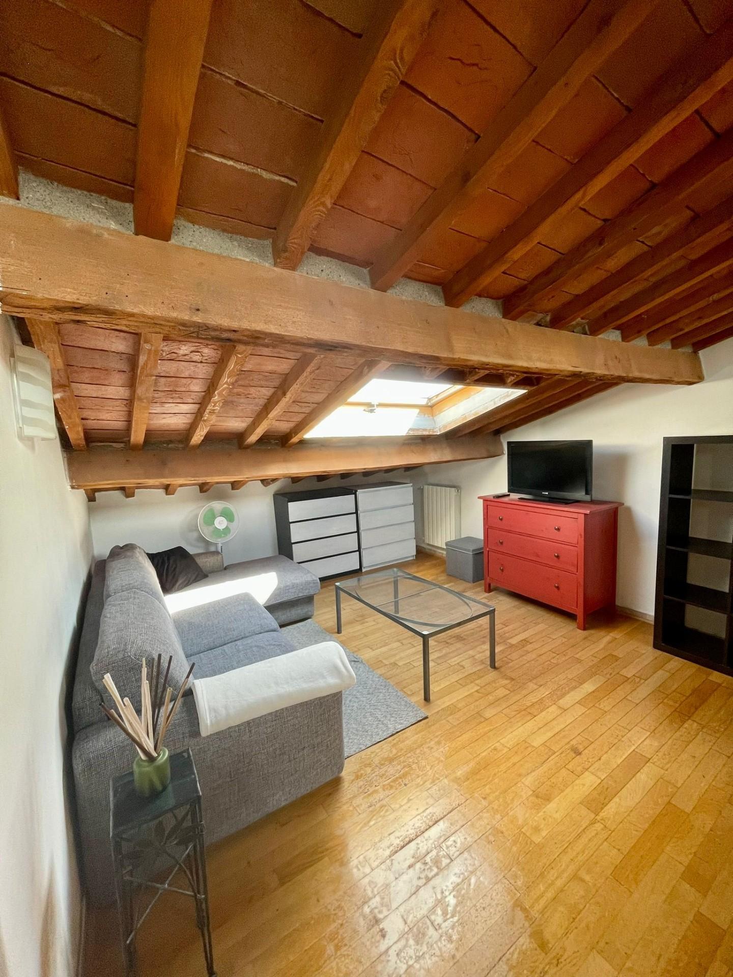 Attico arredato in affitto, Livorno centro