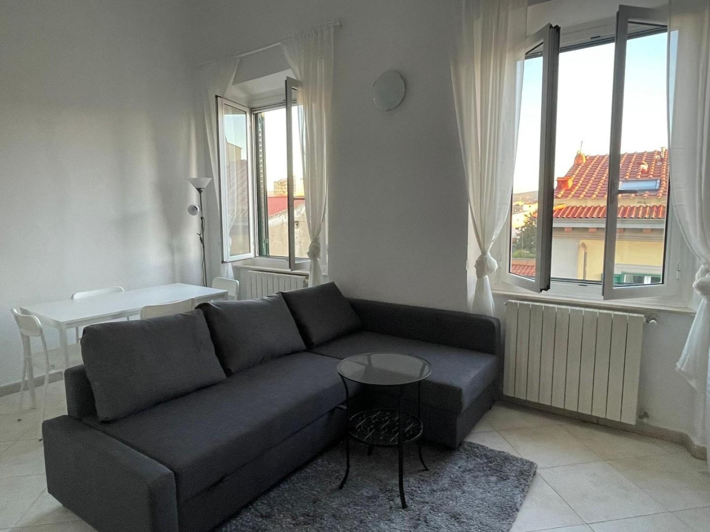 Trilocale arredato in affitto, Livorno centro