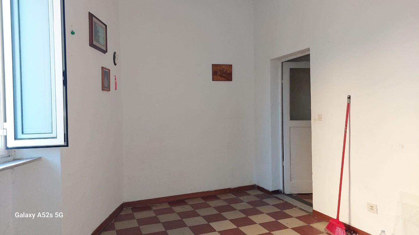 Quadrilocale da ristrutturare, Livorno centro