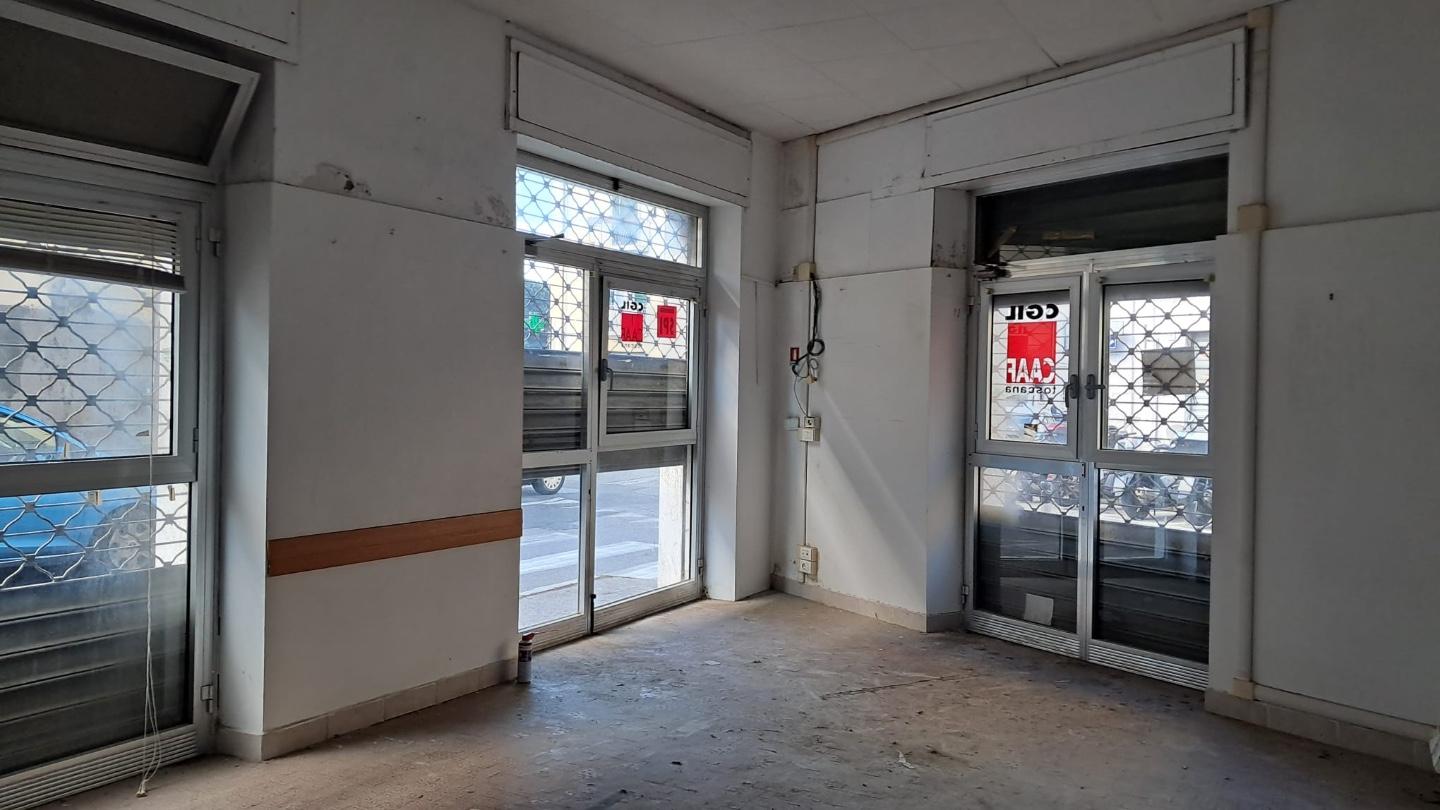 Locale commerciale in affitto, Livorno s. marco