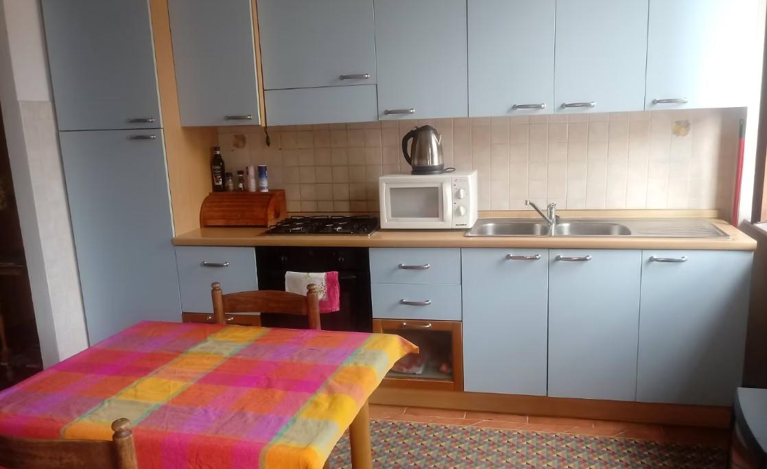 Trilocale arredato in affitto, Livorno centro