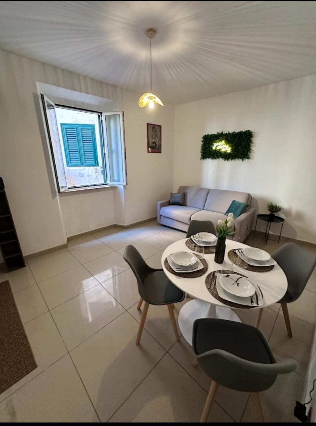 Bilocale arredato in affitto, Livorno porta a mare