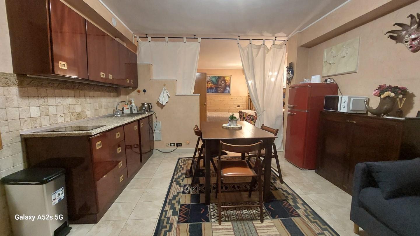 Monolocale arredato in affitto, Livorno via grande