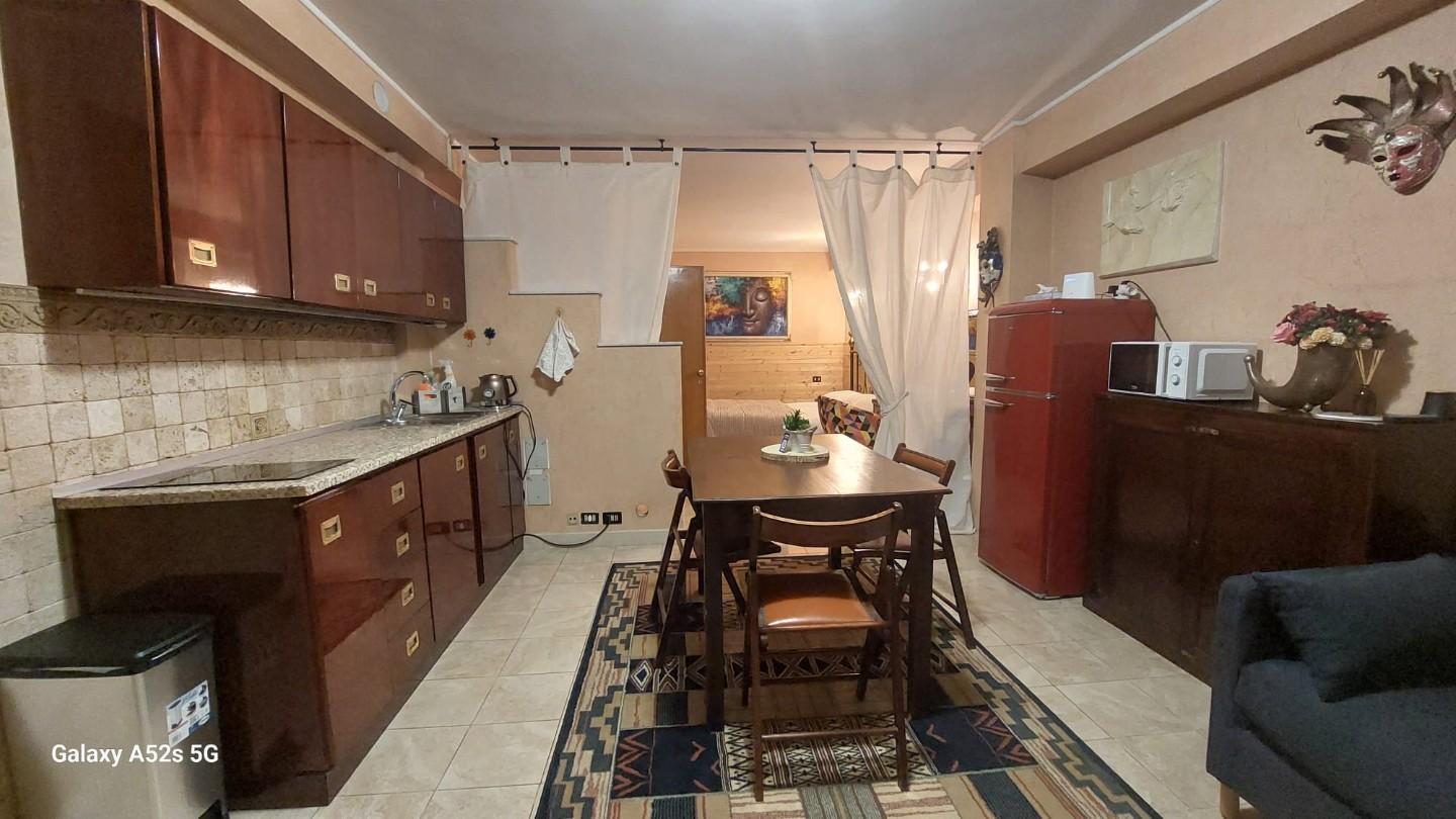 Monolocale arredato in affitto, Livorno via grande