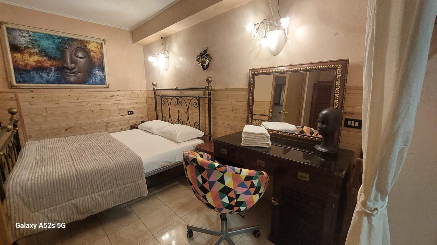 Monolocale arredato in affitto, Livorno via grande