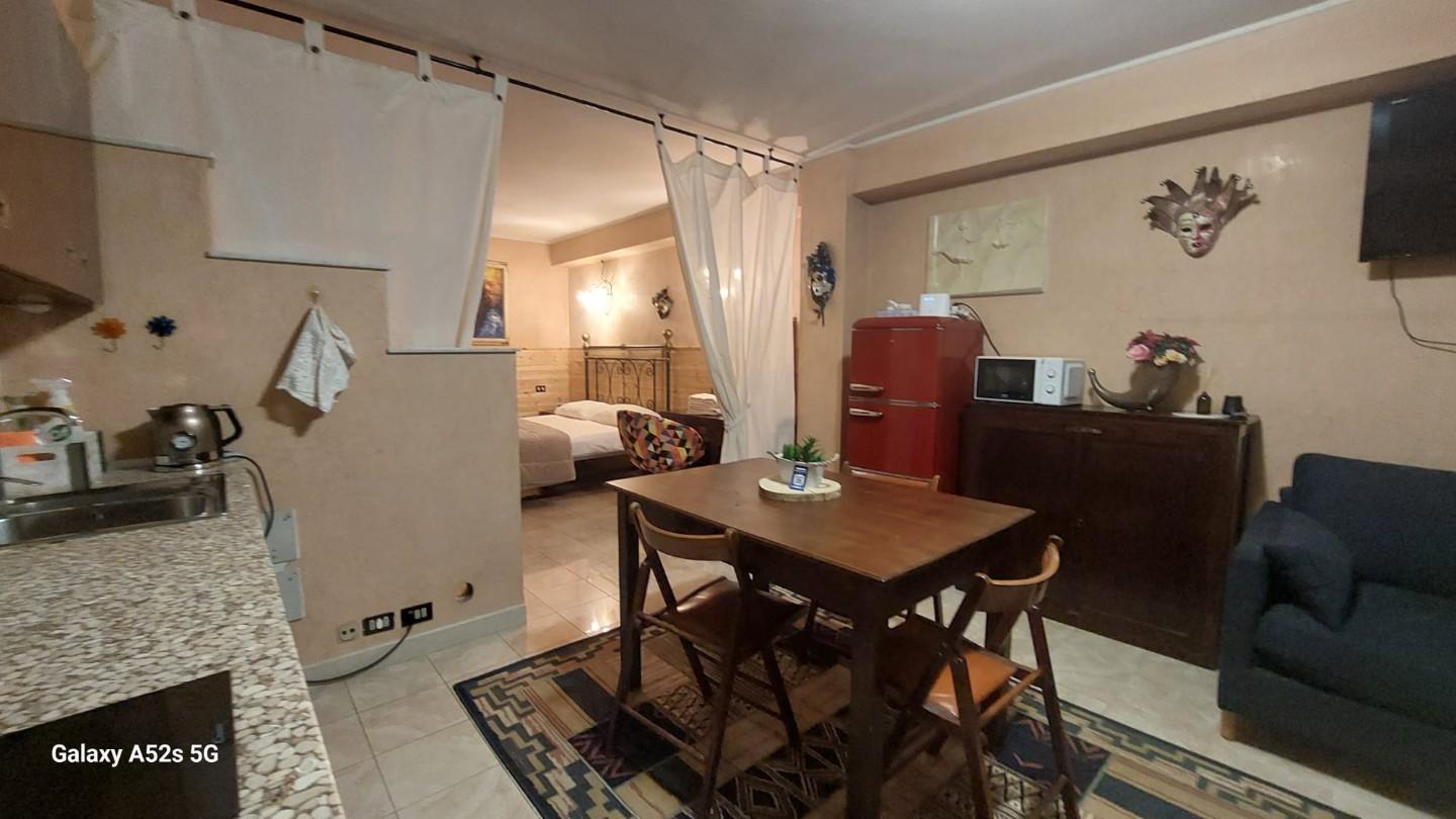 Monolocale arredato in affitto, Livorno via grande