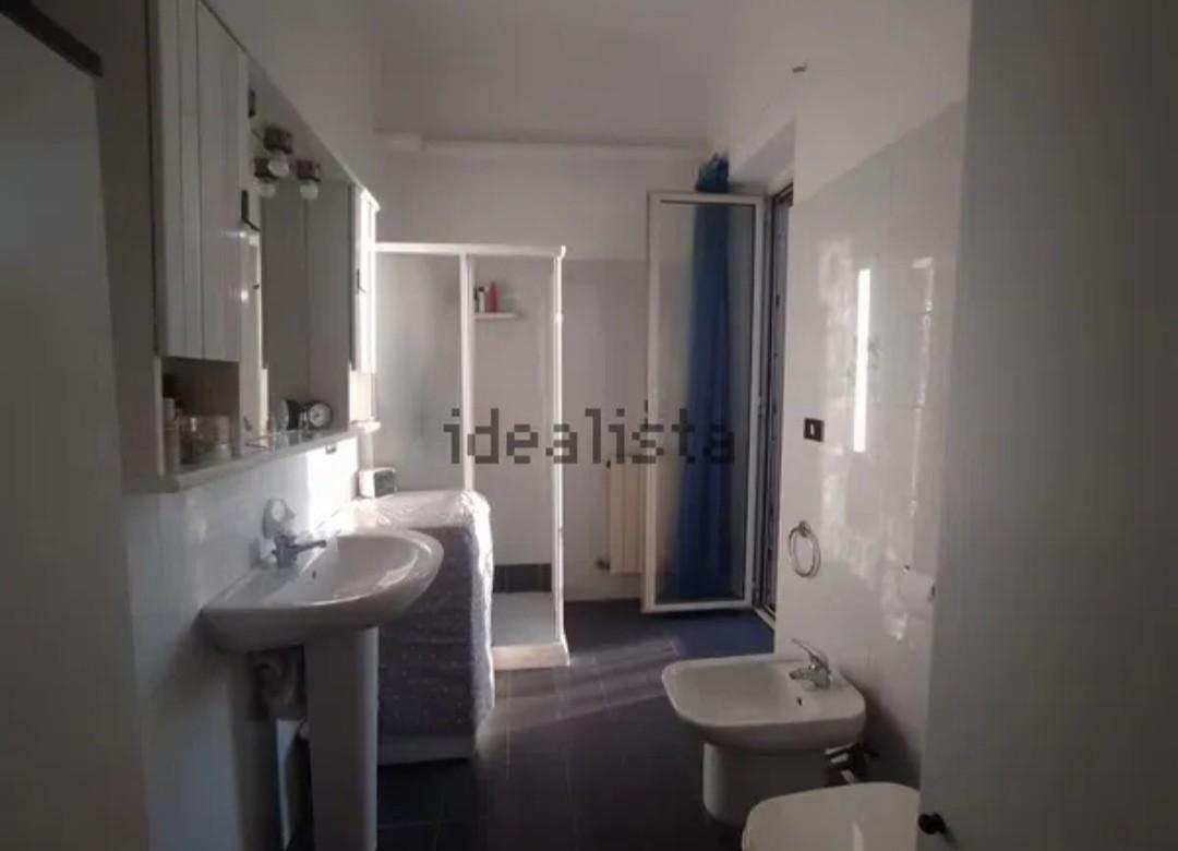 Trilocale con terrazzo, Livorno centro