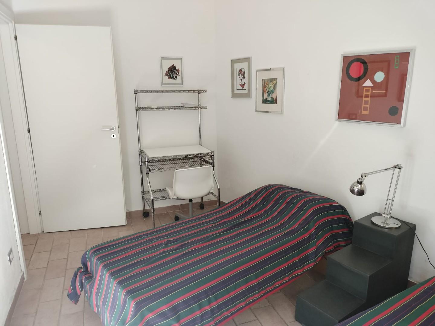 Trilocale arredato in affitto, Livorno viale italia