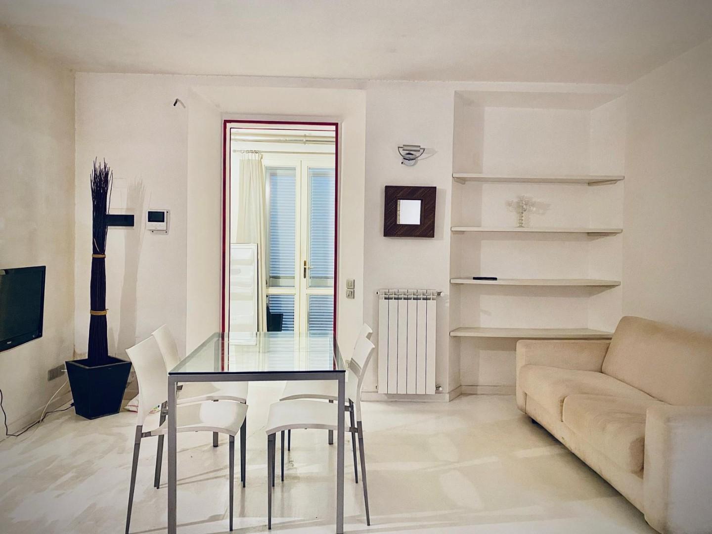 Monolocale arredato in affitto, Livorno roma