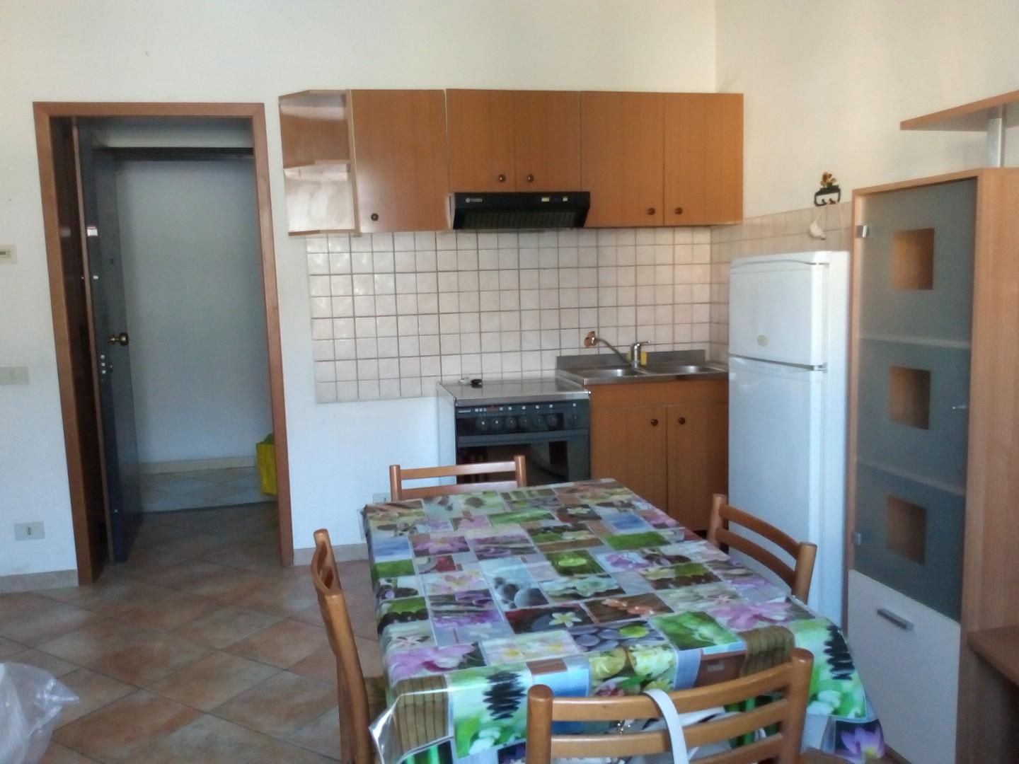 Monolocale arredato in affitto, Livorno colline
