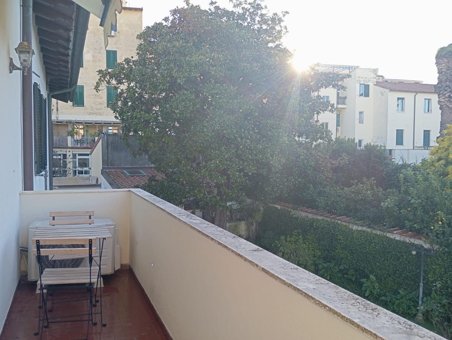 Bilocale arredato in affitto, Livorno centro