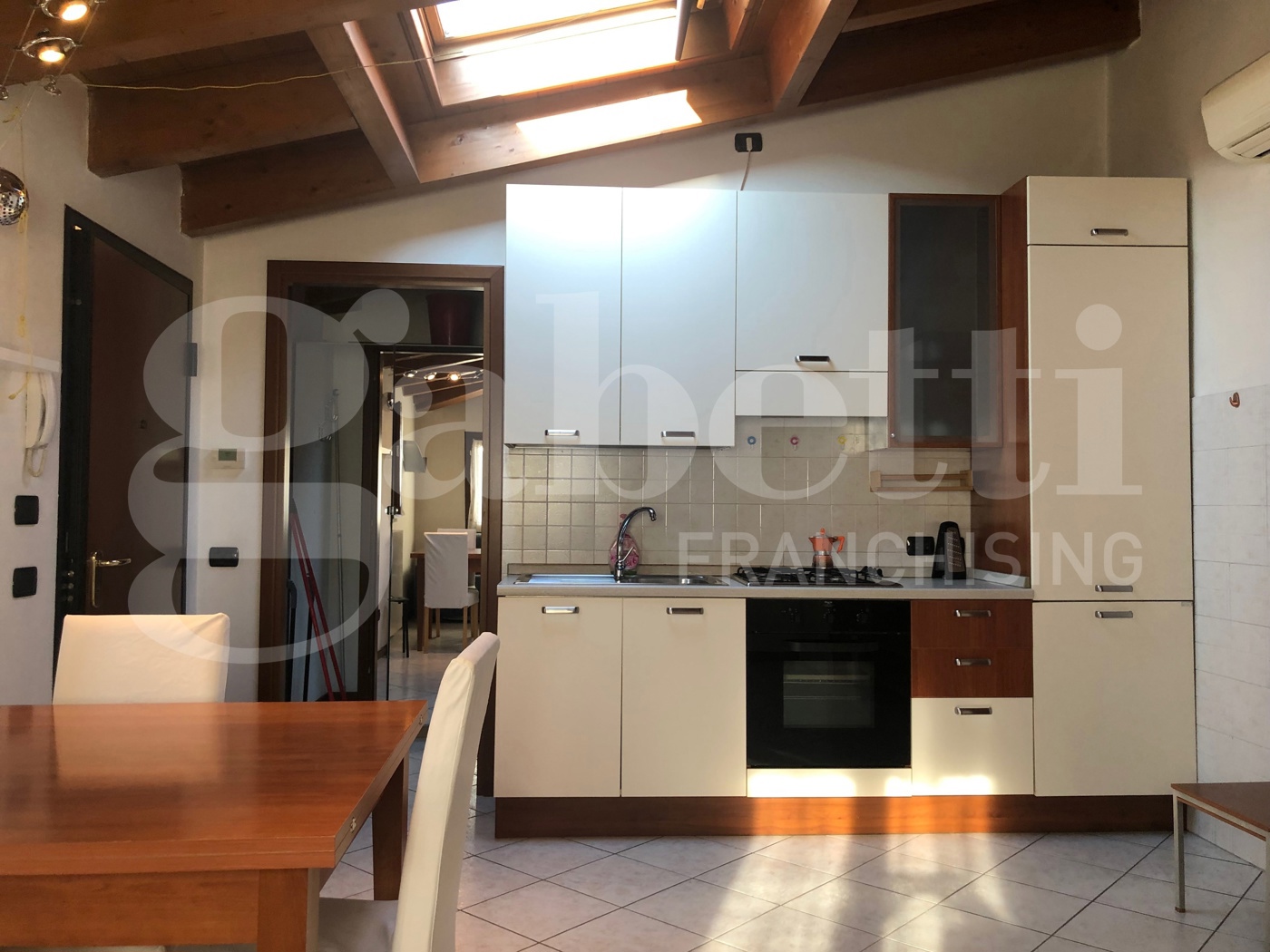 Monolocale arredato in affitto a Cologno Monzese