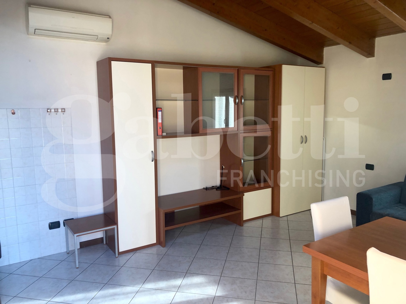 Monolocale arredato in affitto a Cologno Monzese