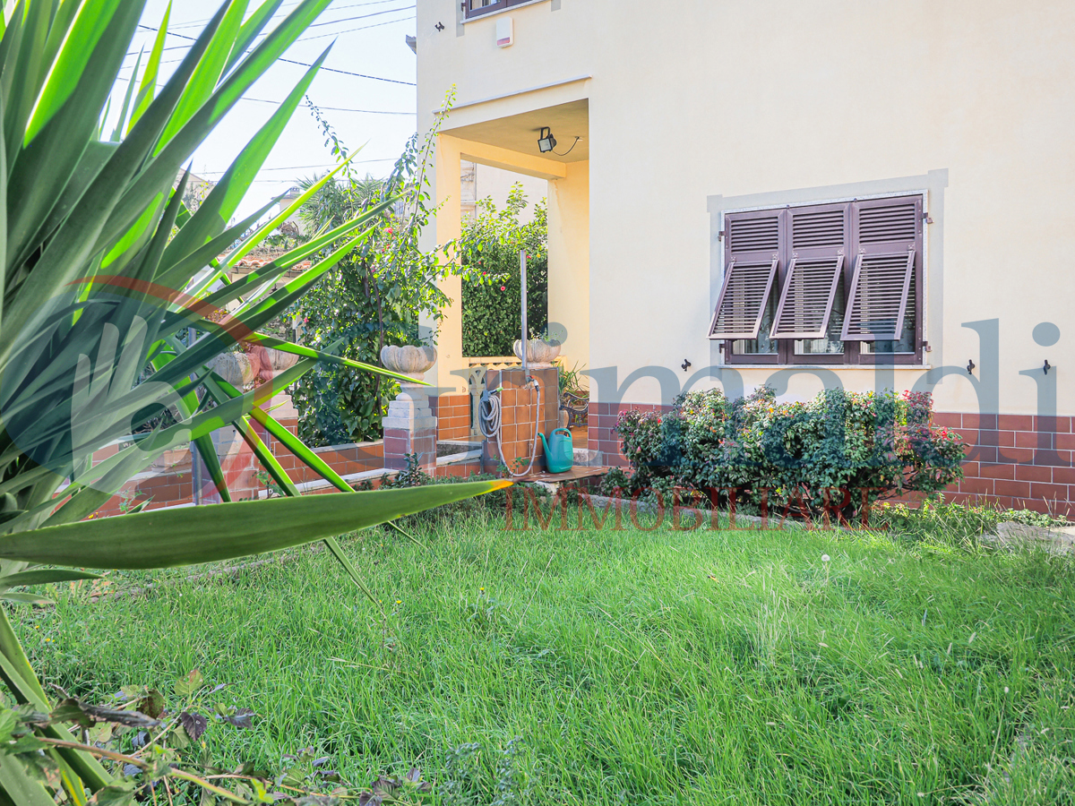 Casa indipendente con giardino a La Spezia