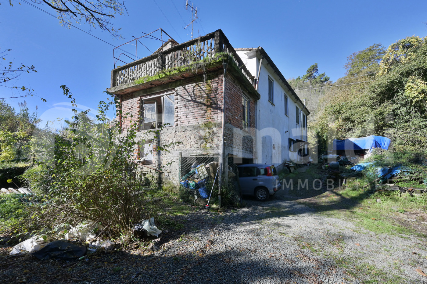 Quadrilocale da ristrutturare a Vezzano Ligure