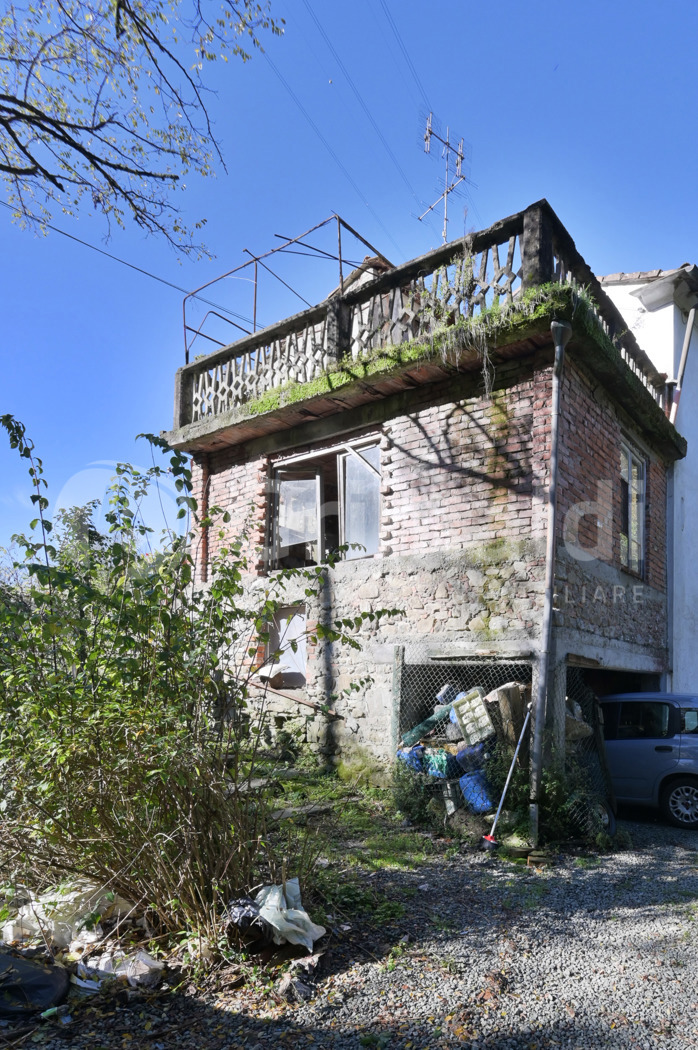 Quadrilocale da ristrutturare a Vezzano Ligure