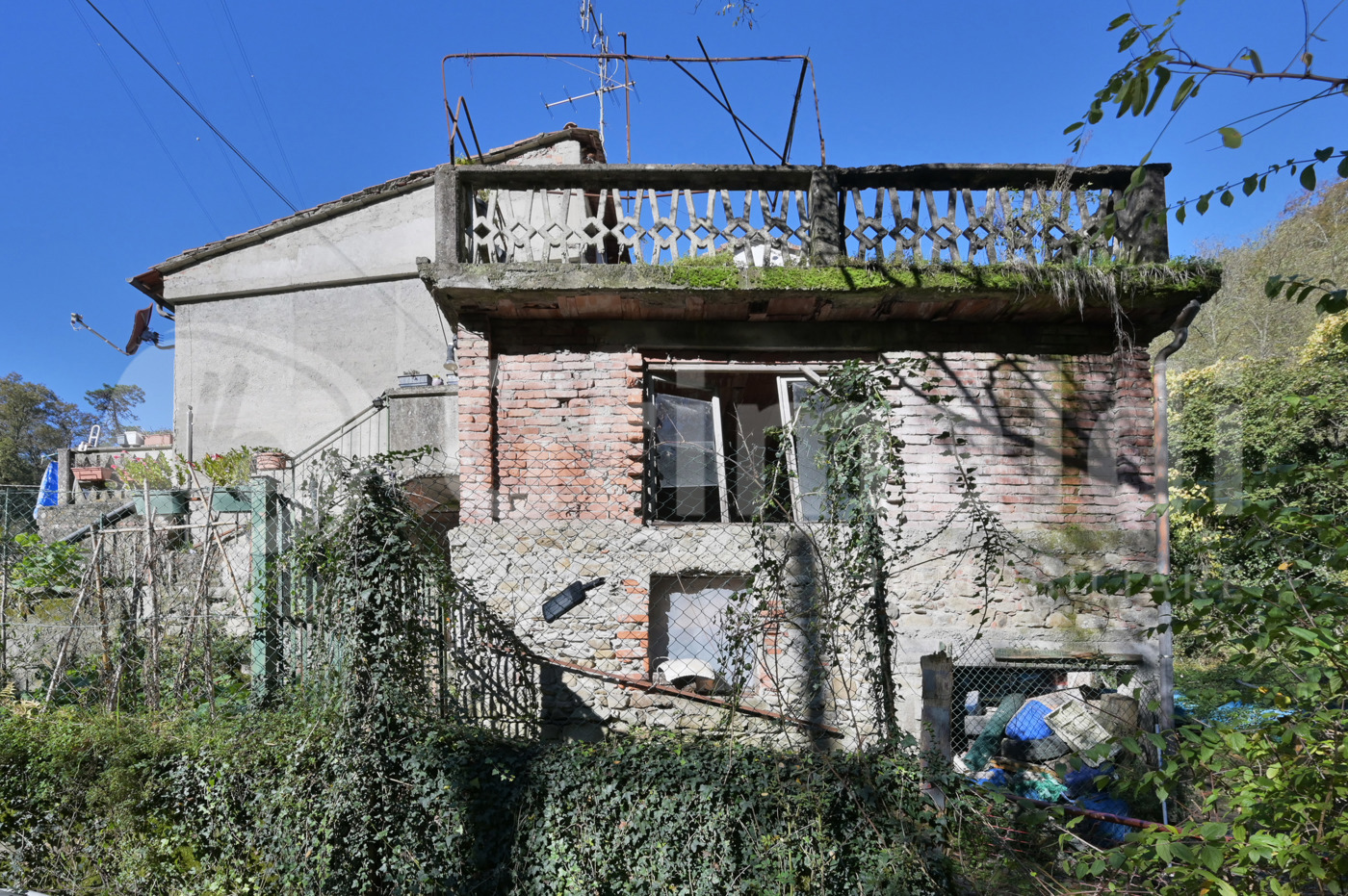 Quadrilocale da ristrutturare a Vezzano Ligure