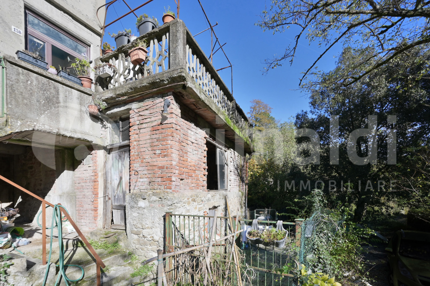 Quadrilocale da ristrutturare a Vezzano Ligure