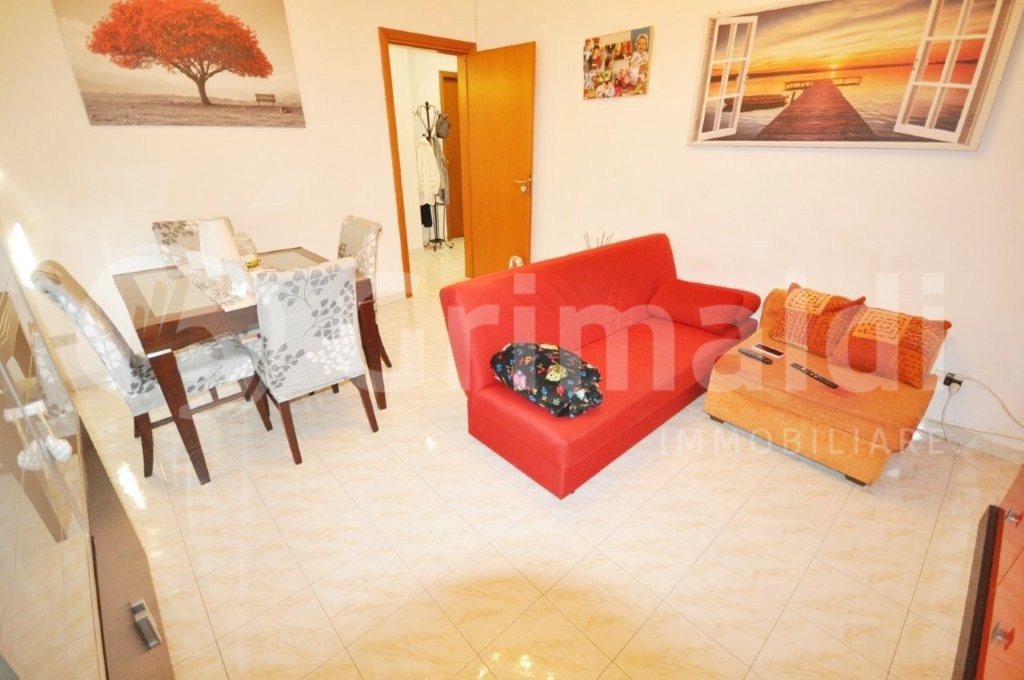 Trilocale arredato in affitto a La Spezia