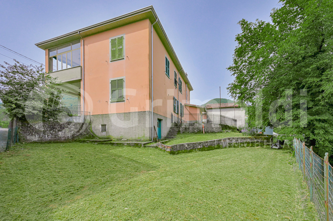 Casa indipendente con giardino a Ricc� del Golfo di Spezia