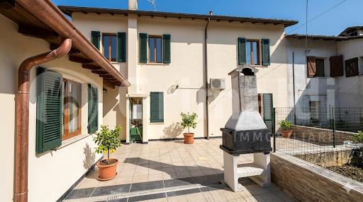 Quadrilocale con giardino a Beverino