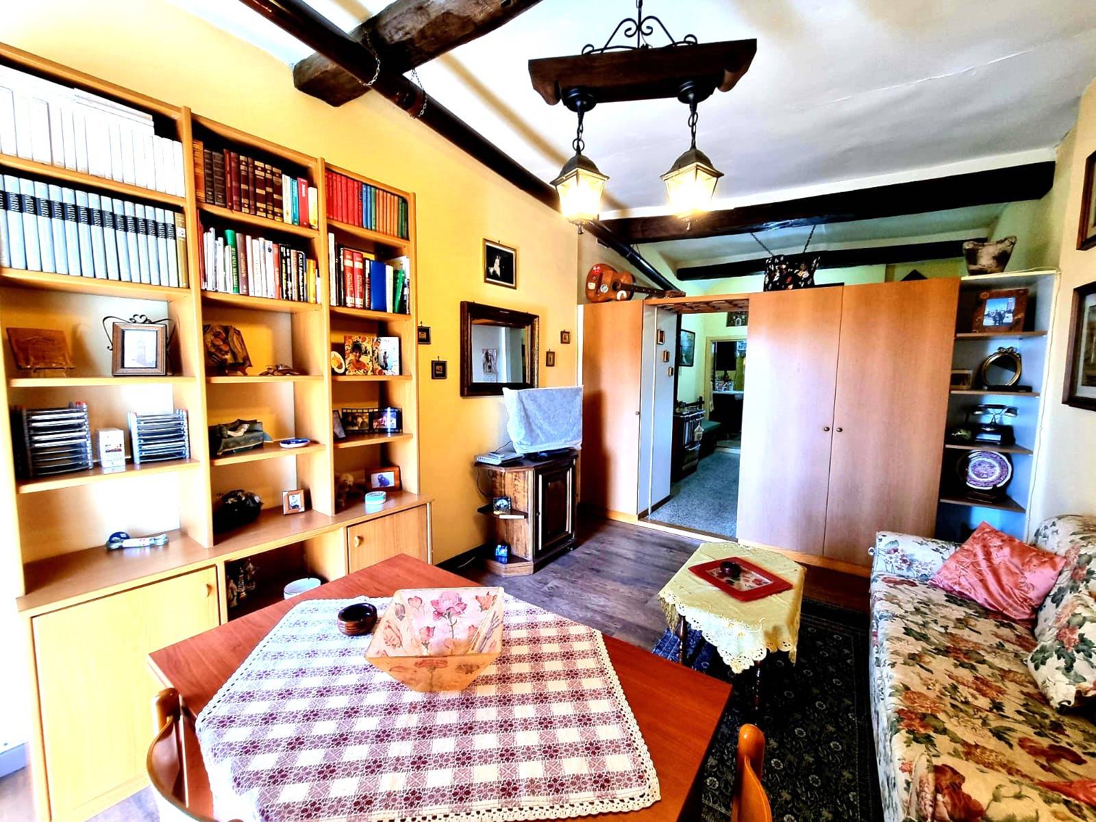 Appartamento in vendita a Caprarola, Centro storico