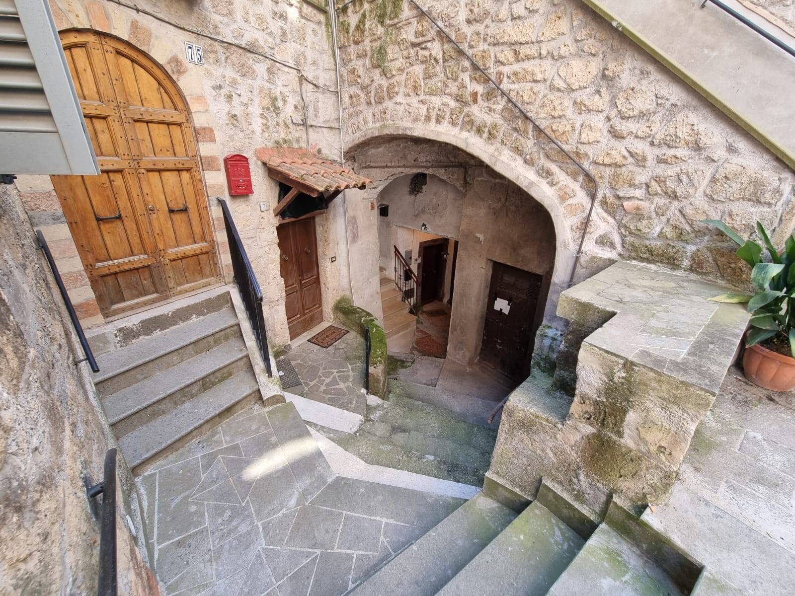 Appartamento in vendita a Caprarola, Centro storico