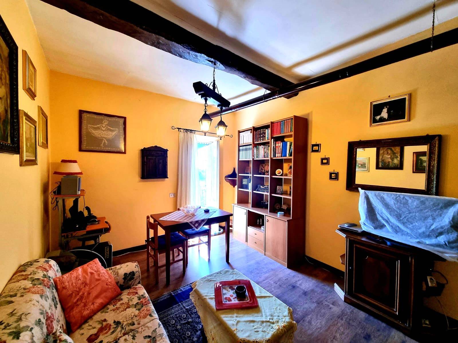 Appartamento in vendita a Caprarola, Centro storico