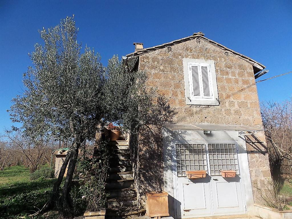 Casale in vendita a Caprarola