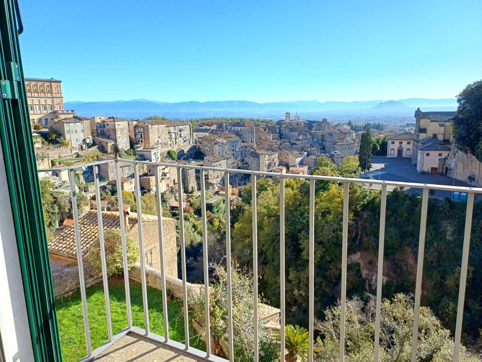 Appartamento in vendita a Caprarola, Centro storico