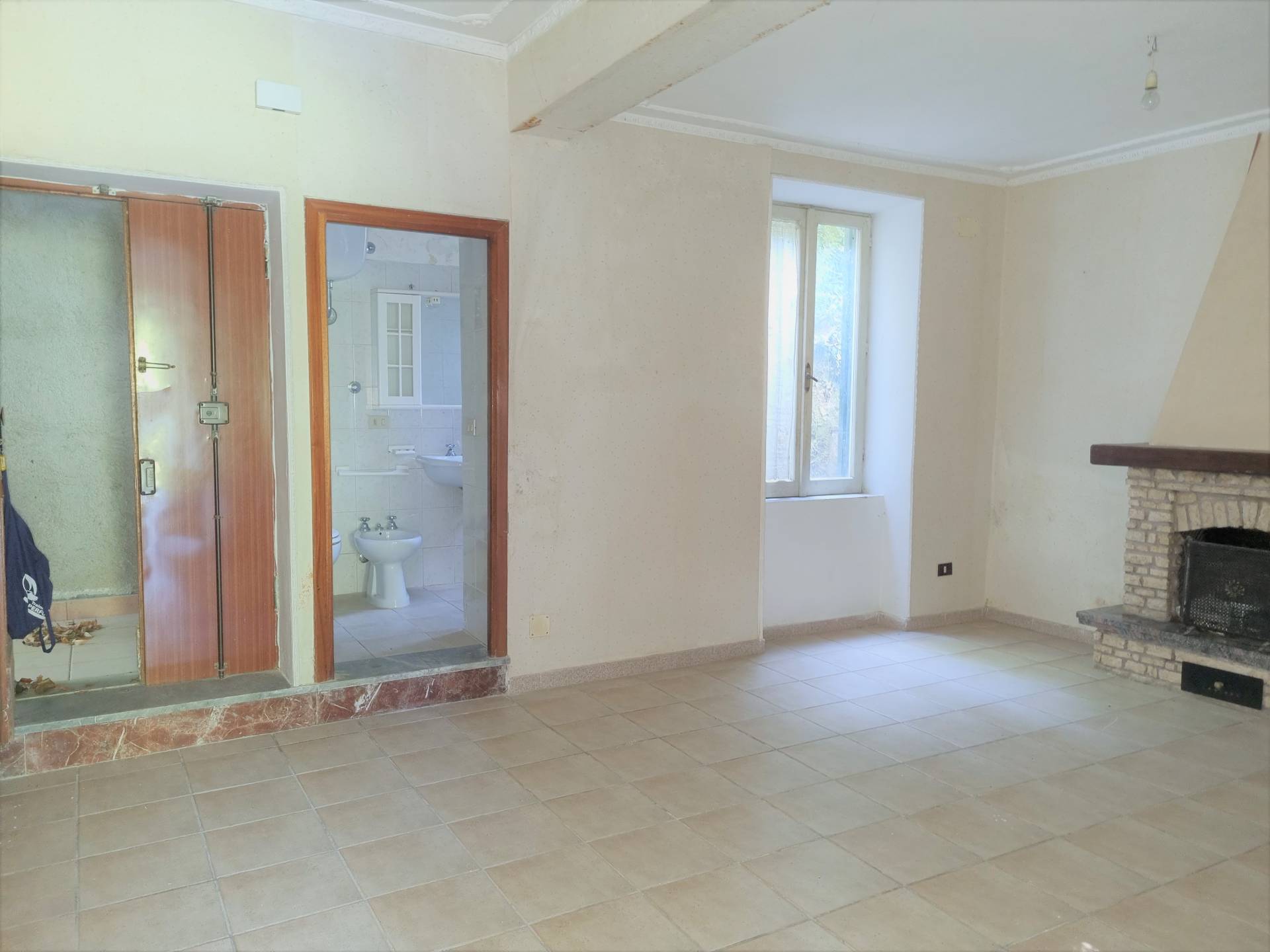 Appartamento in vendita a Caprarola, Centro storico