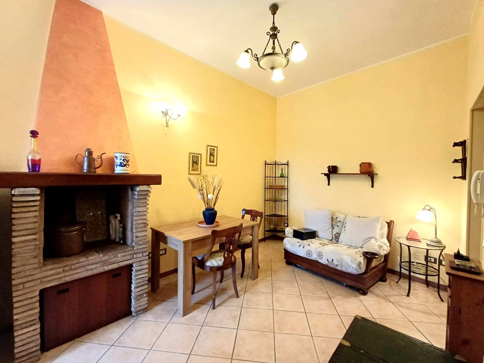 Appartamento in vendita a Caprarola, Centro storico