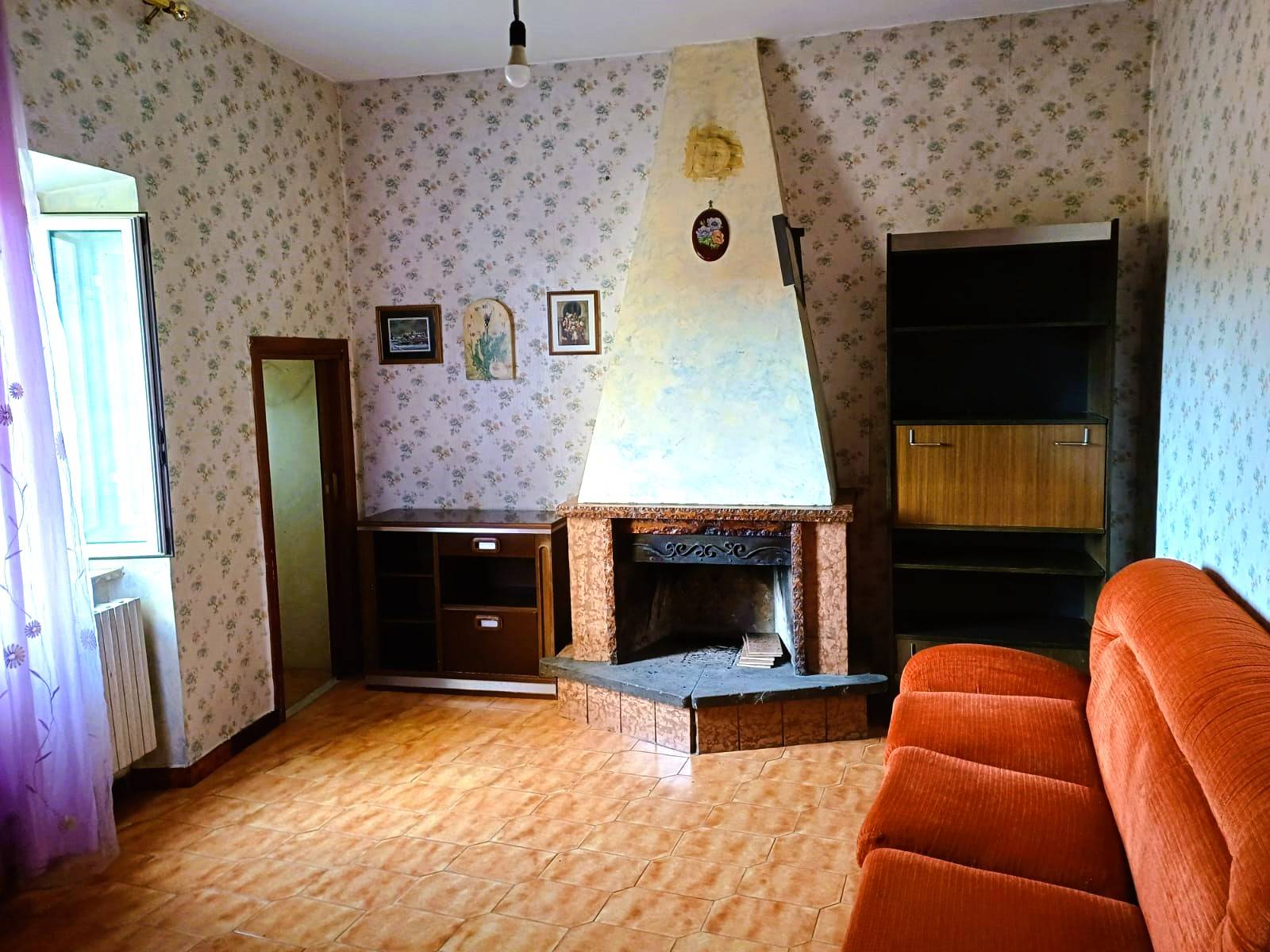 Appartamento in vendita a Caprarola, Centro storico