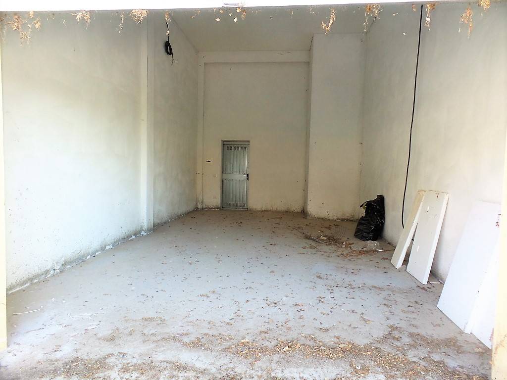 Box o garage in vendita a Caprarola, Localit Paradisa