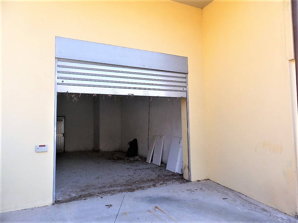 Box o garage in vendita a Caprarola, Localit Paradisa