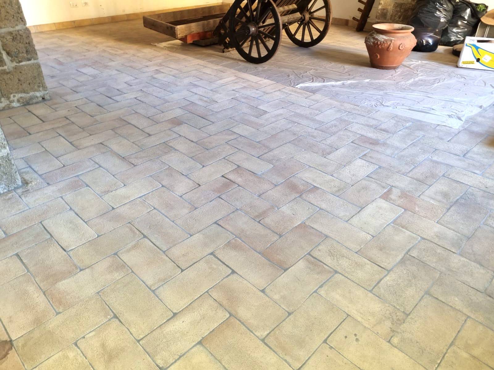 magazzino in vendita a Caprarola, Centro storico