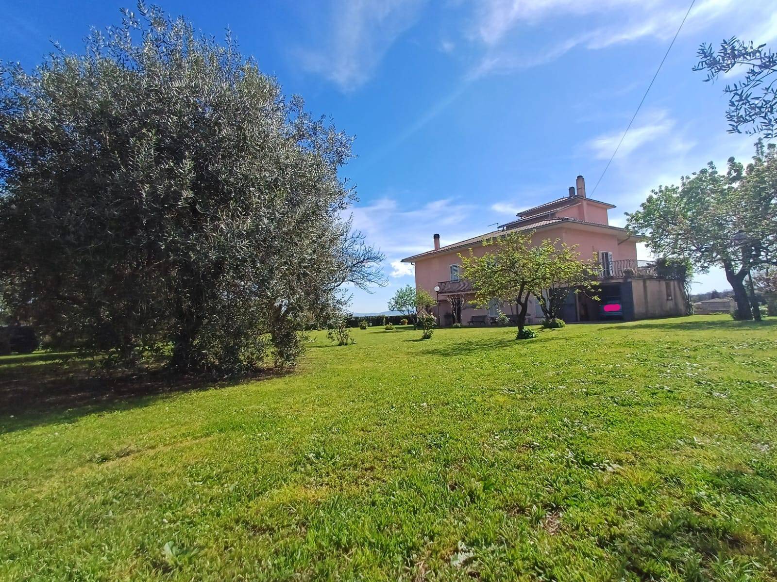 Villa in vendita a Caprarola