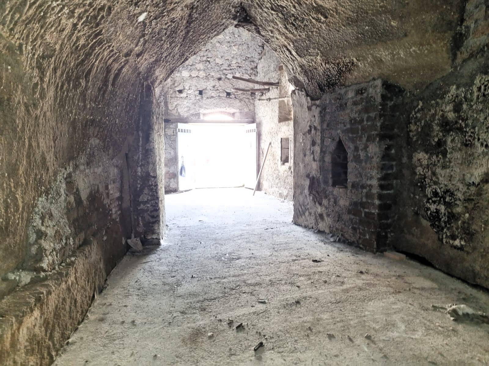 magazzino in vendita a Caprarola, Centro storico