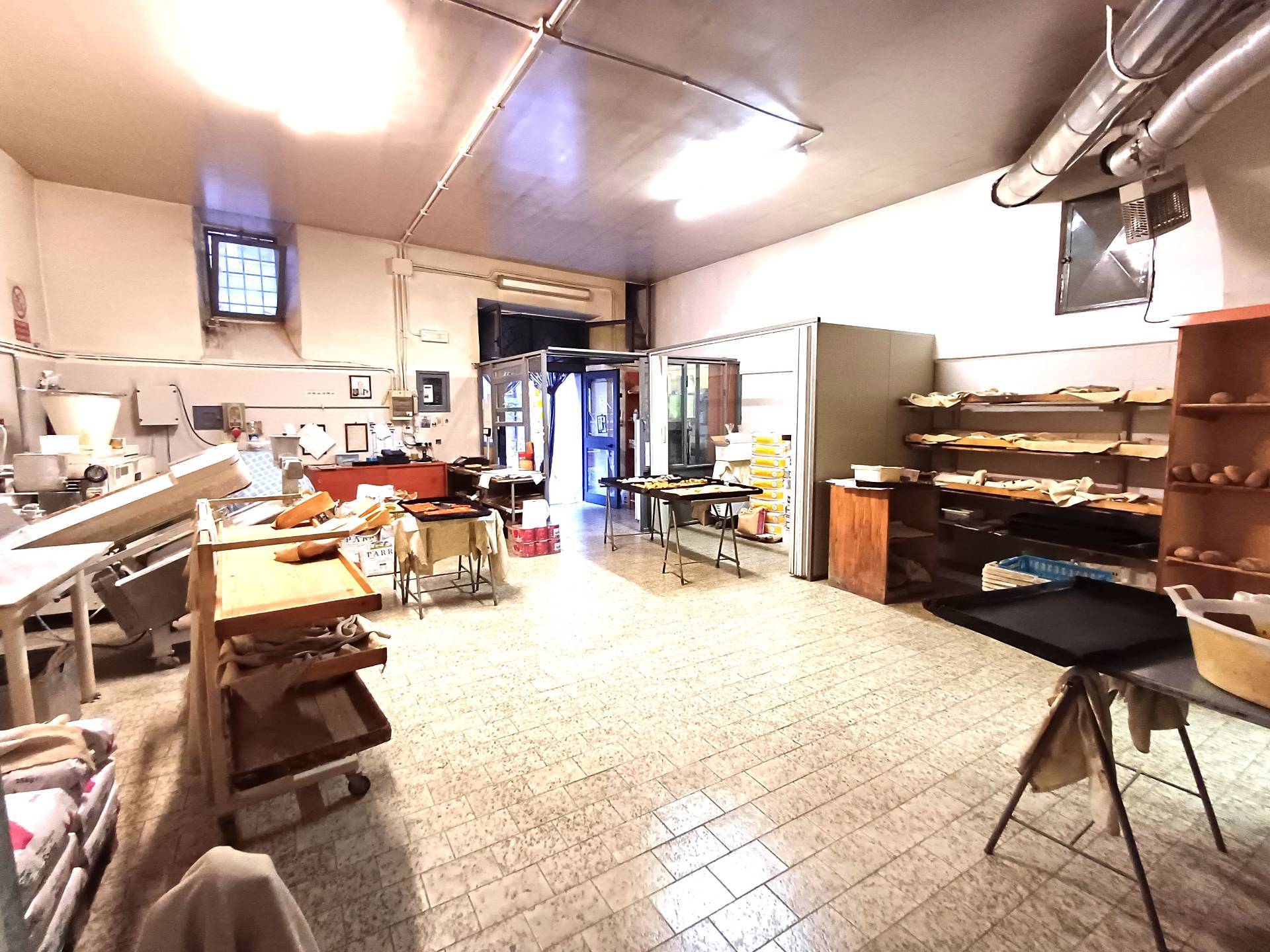 magazzino in vendita a Caprarola, Centro storico