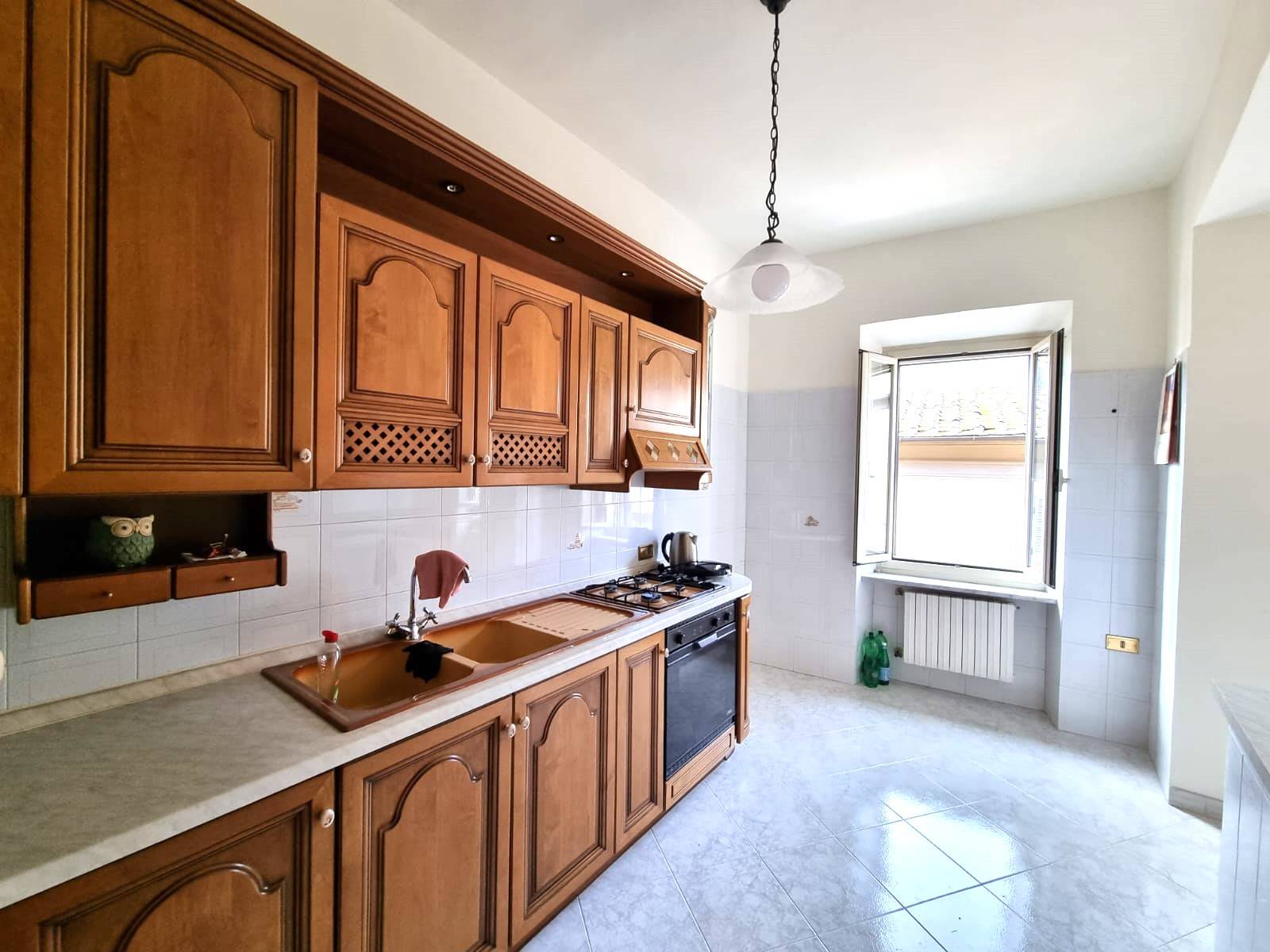 Appartamento in vendita a Caprarola