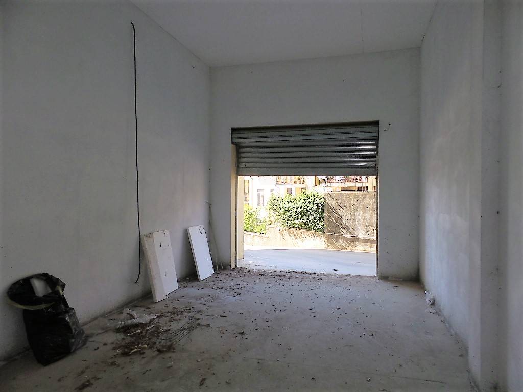 Box o garage in vendita a Caprarola, Localit Paradisa