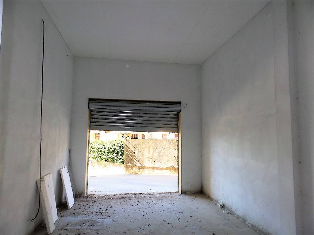 Box o garage in vendita a Caprarola, Localit Paradisa