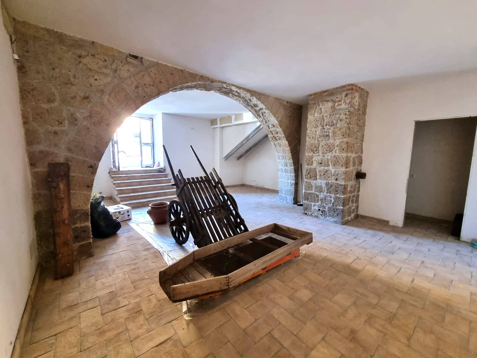 magazzino in vendita a Caprarola, Centro storico