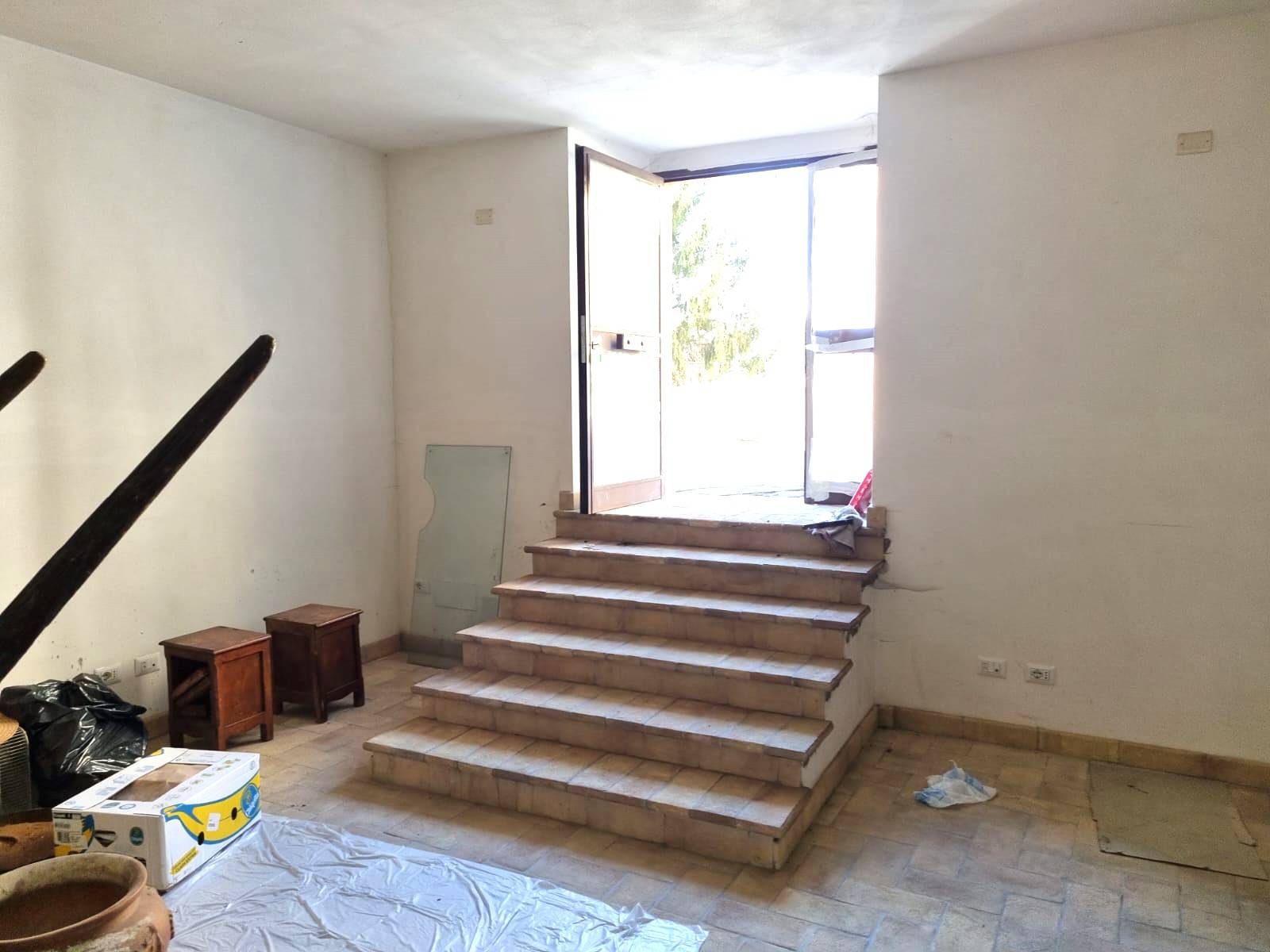 magazzino in vendita a Caprarola, Centro storico