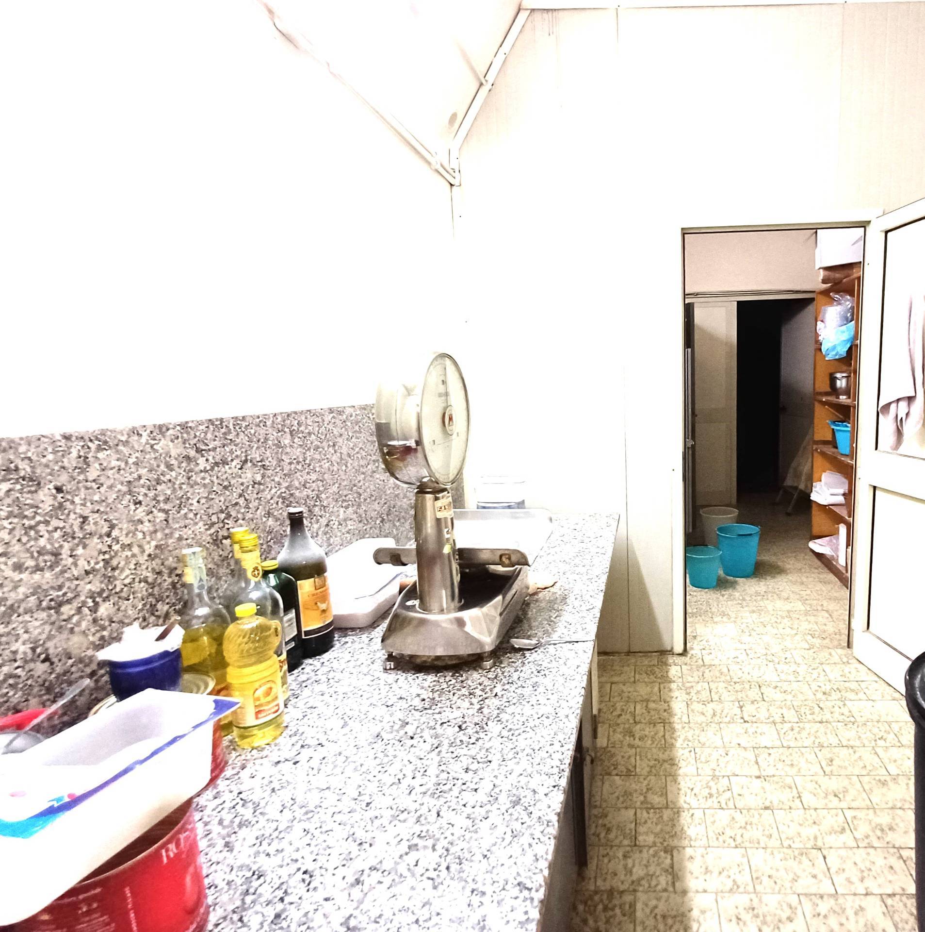 magazzino in vendita a Caprarola, Centro storico