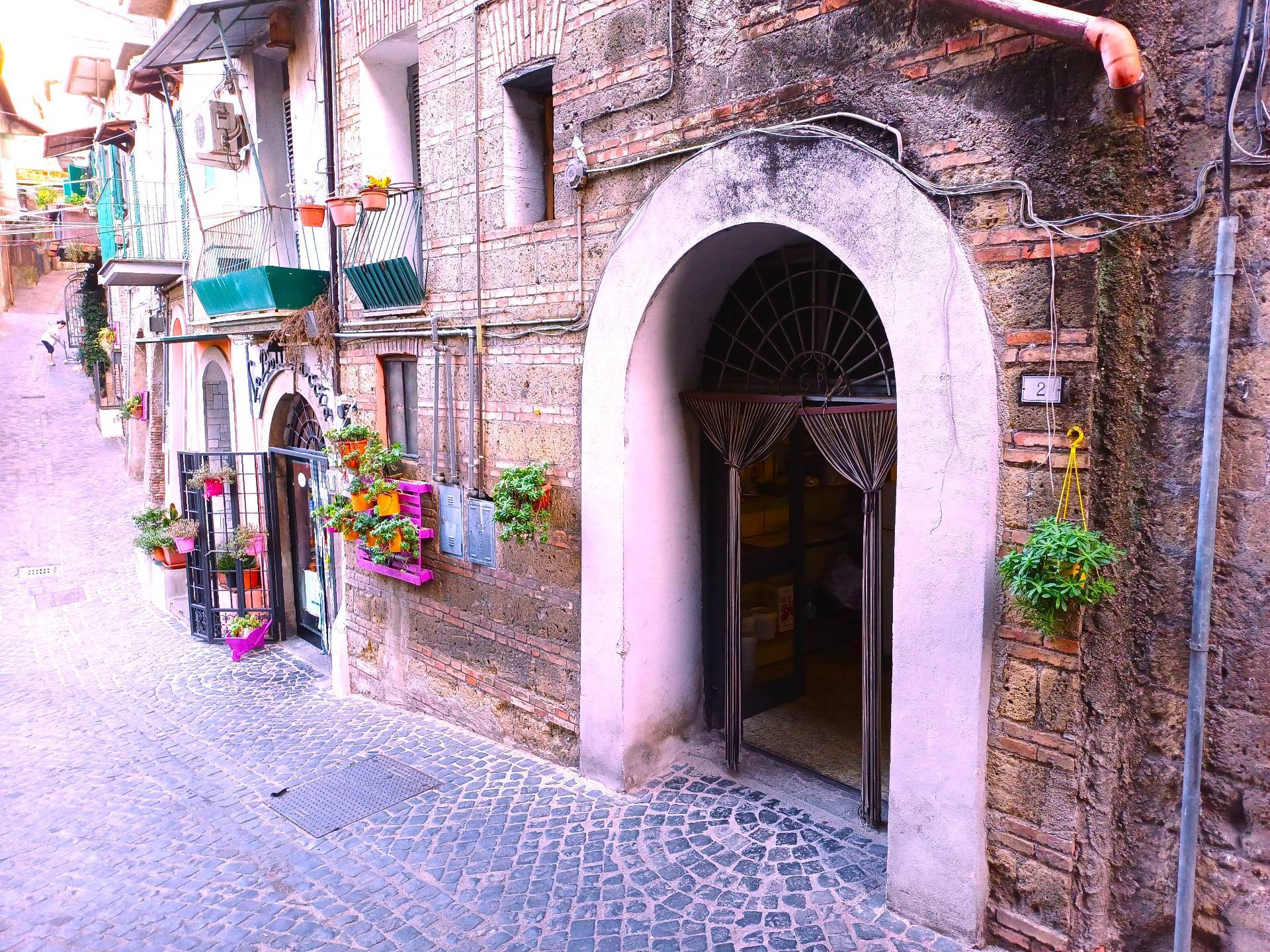 magazzino in vendita a Caprarola, Centro storico