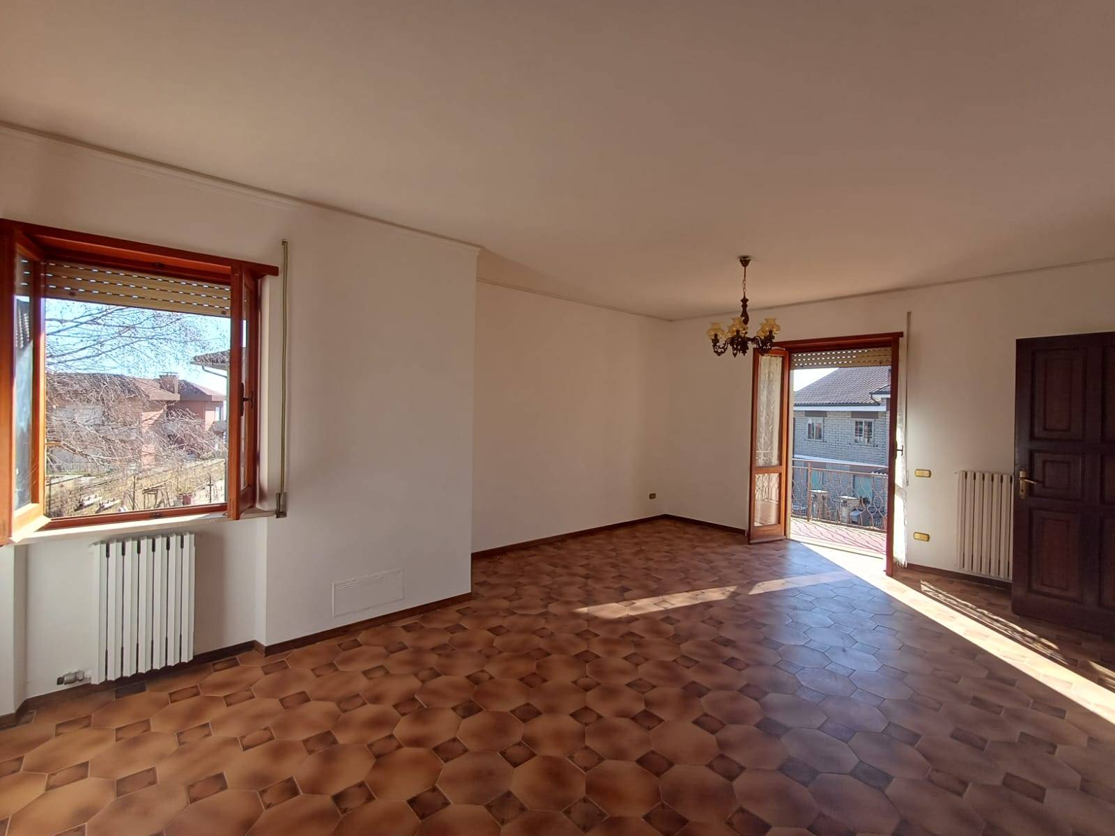 Bifamiliare in vendita a Caprarola