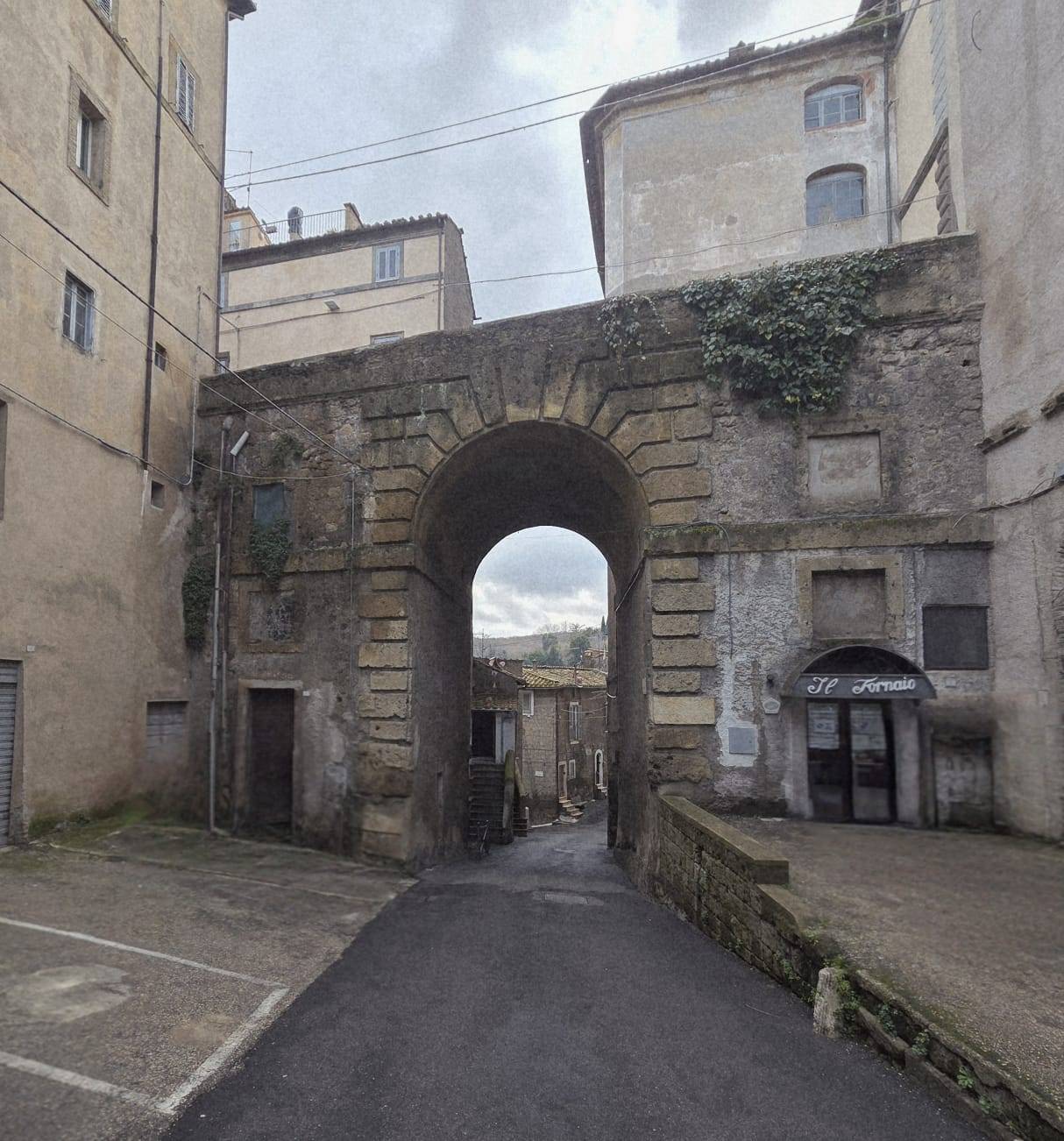 magazzino in vendita a Caprarola, Centro storico