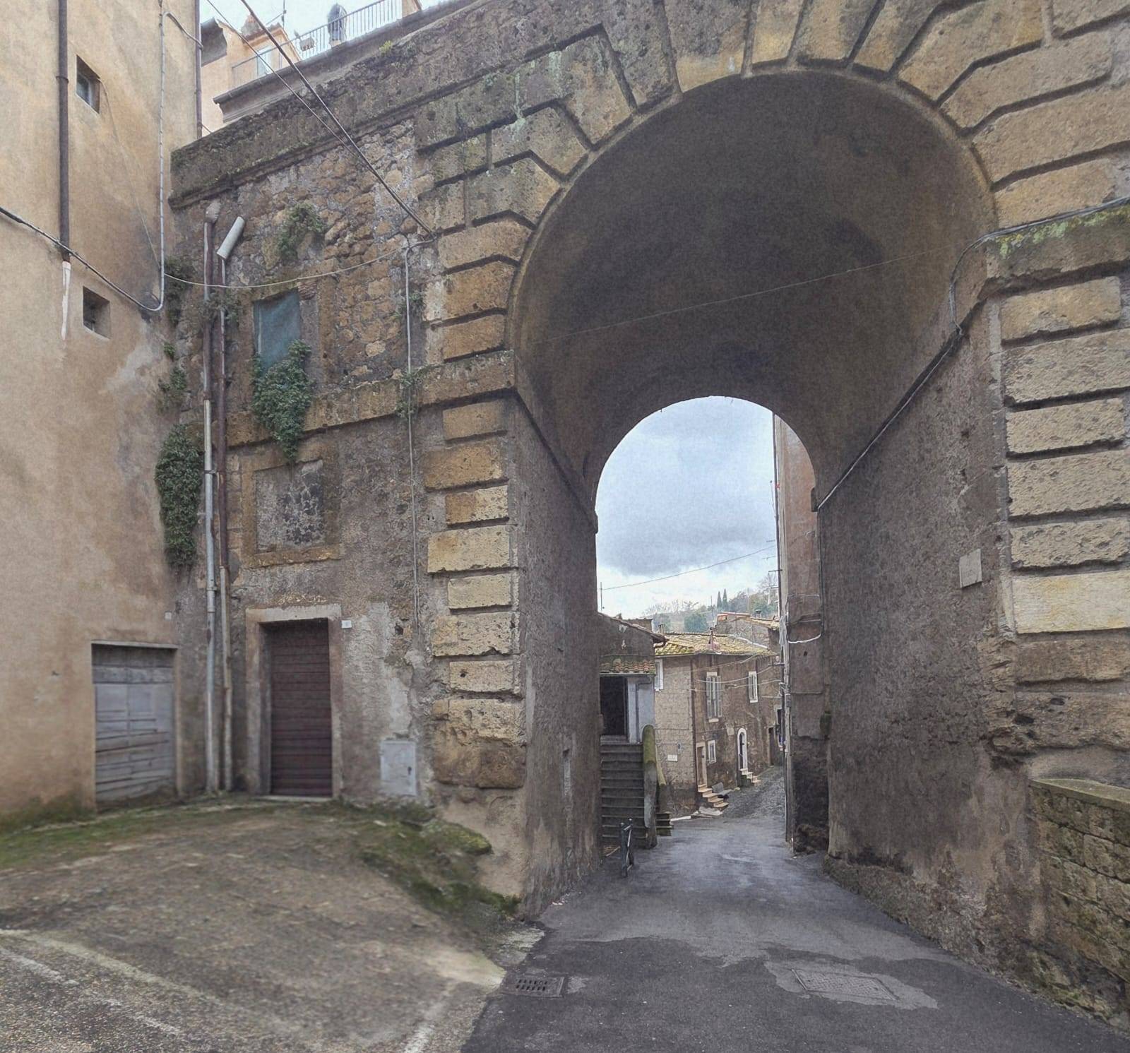 magazzino in vendita a Caprarola, Centro storico